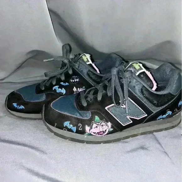 NEW BALANCE Sesame Street The Count 574 Athletic Shoes Sneakers Size‎ 5 - Picture 1 of 11